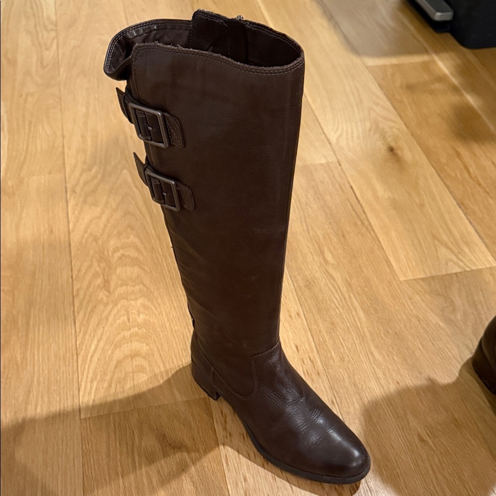 Clarks Dark Brown Knee-High Boots Soft lambskin leather